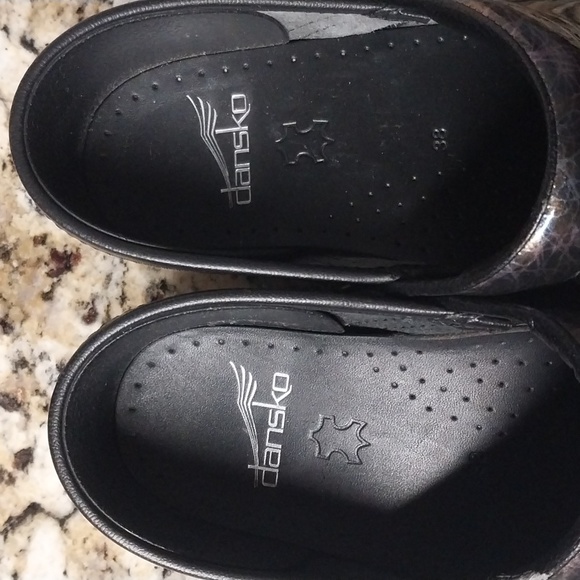 Dansko clog. Iridescent color. - Picture 6 of 7